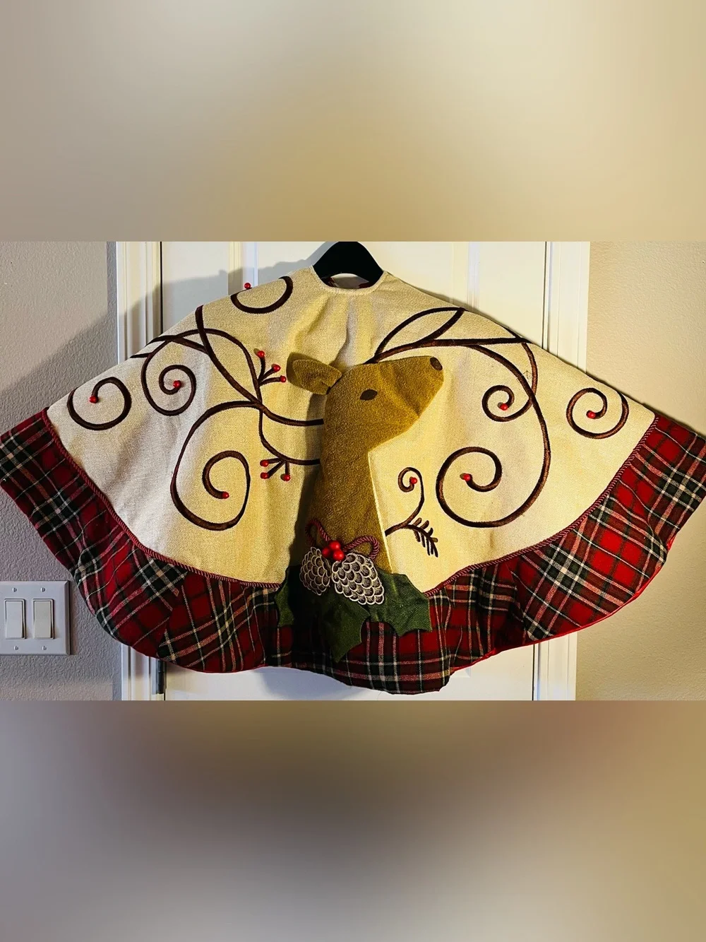 Pier 1 Woodland Reindeer Cream and Red Plaid Rustic Christmas Tree Skirt